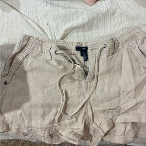 GAP Women's Light Tan Cargo Shorts
